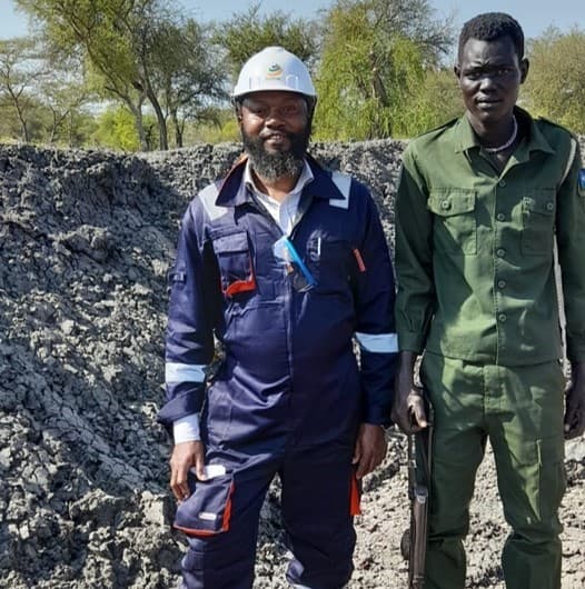 Official protection by a police officer in an area known for aggressive attacks and cattle rustling during an inspection of a project's field progress.